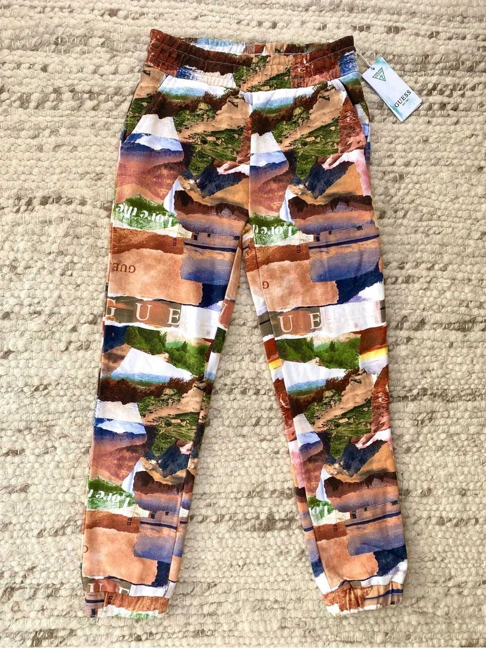 GUESS NWT Cotton Scenic Landscape Print Joggers, Size 8